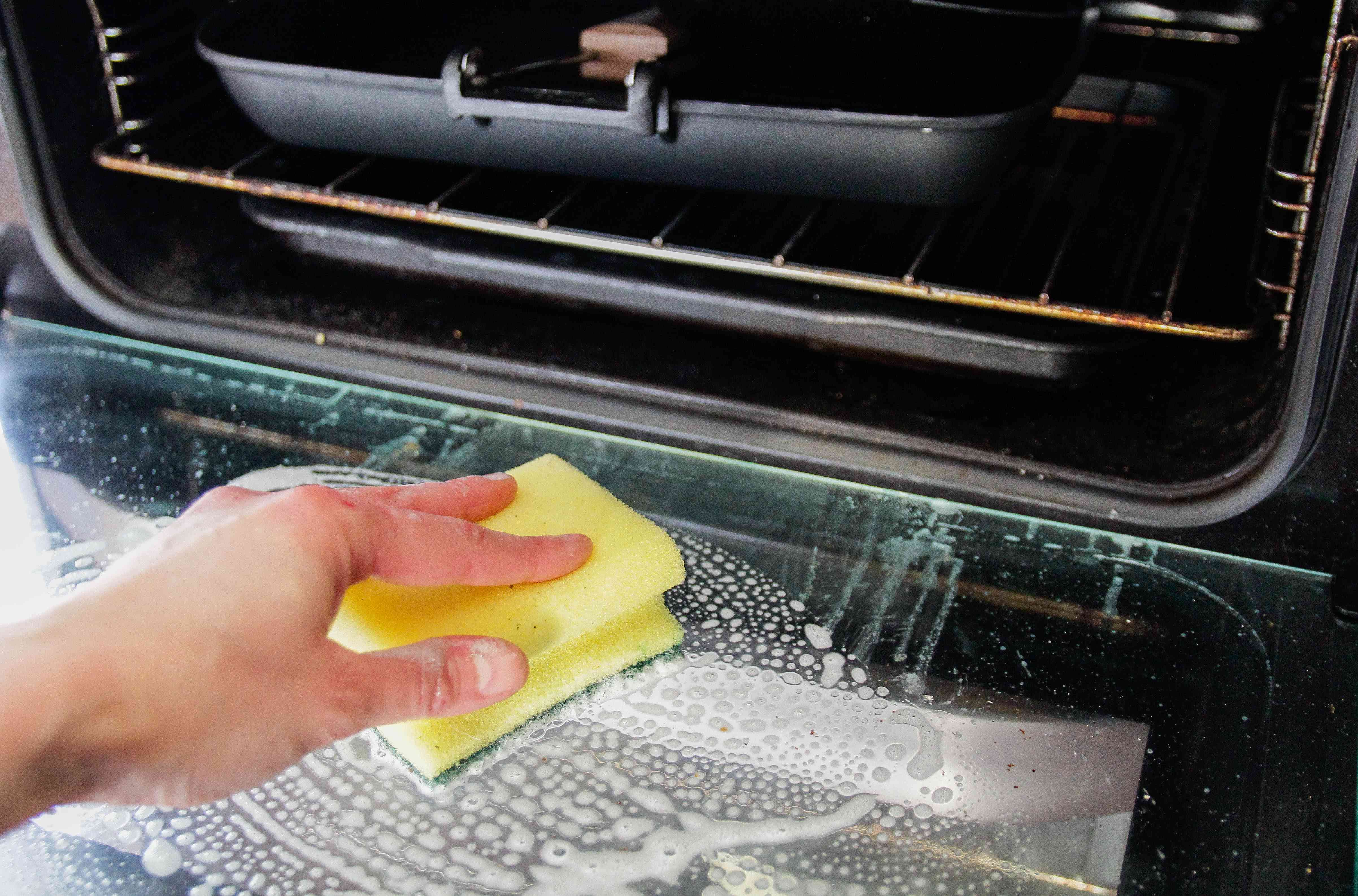 Clean Your Oven Without Scrubbing: Top Natural DIY Methods